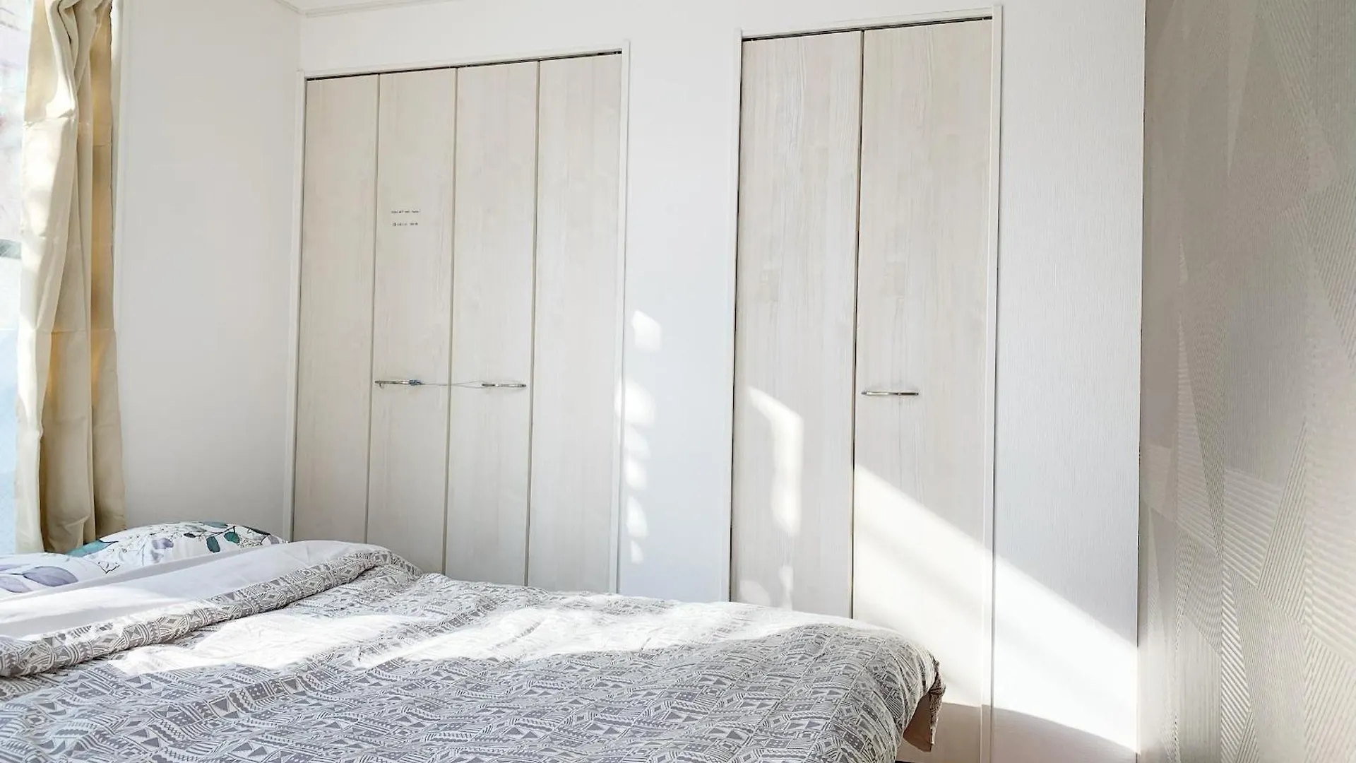 Shinjuku#Ookubo#Kabukicho#New Built 4Beds Room,3 Toilets, 2 Shower Rooms#新宿中心#大久保#歌舞伎#地铁站步行2分#新建一栋3层楼 4个卧室3个卫生间2个浴室1个客厅#高速无限制网络#智能马桶#干湿分离103 Tokyo Japan