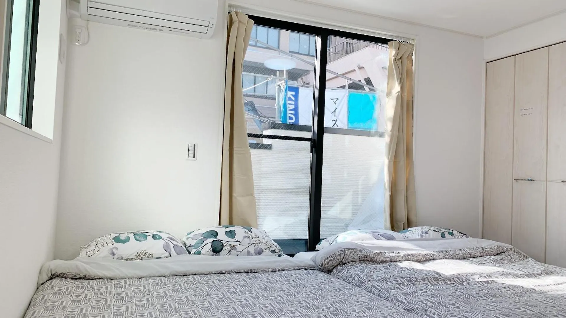 Apartment Shinjuku#Ookubo#Kabukicho#New Built 4Beds Room,3 Toilets, 2 Shower Rooms#新宿中心#大久保#歌舞伎#地铁站步行2分#新建一栋3层楼 4个卧室3个卫生间2个浴室1个客厅#高速无限制网络#智能马桶#干湿分离103 Tokyo Japan