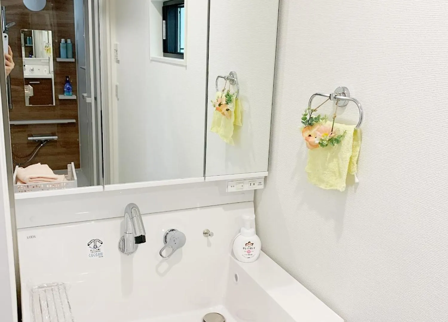 Apartment Shinjuku#Ookubo#Kabukicho#New Built 4Beds Room,3 Toilets, 2 Shower Rooms#新宿中心#大久保#歌舞伎#地铁站步行2分#新建一栋3层楼 4个卧室3个卫生间2个浴室1个客厅#高速无限制网络#智能马桶#干湿分离103 Tokyo Japan
