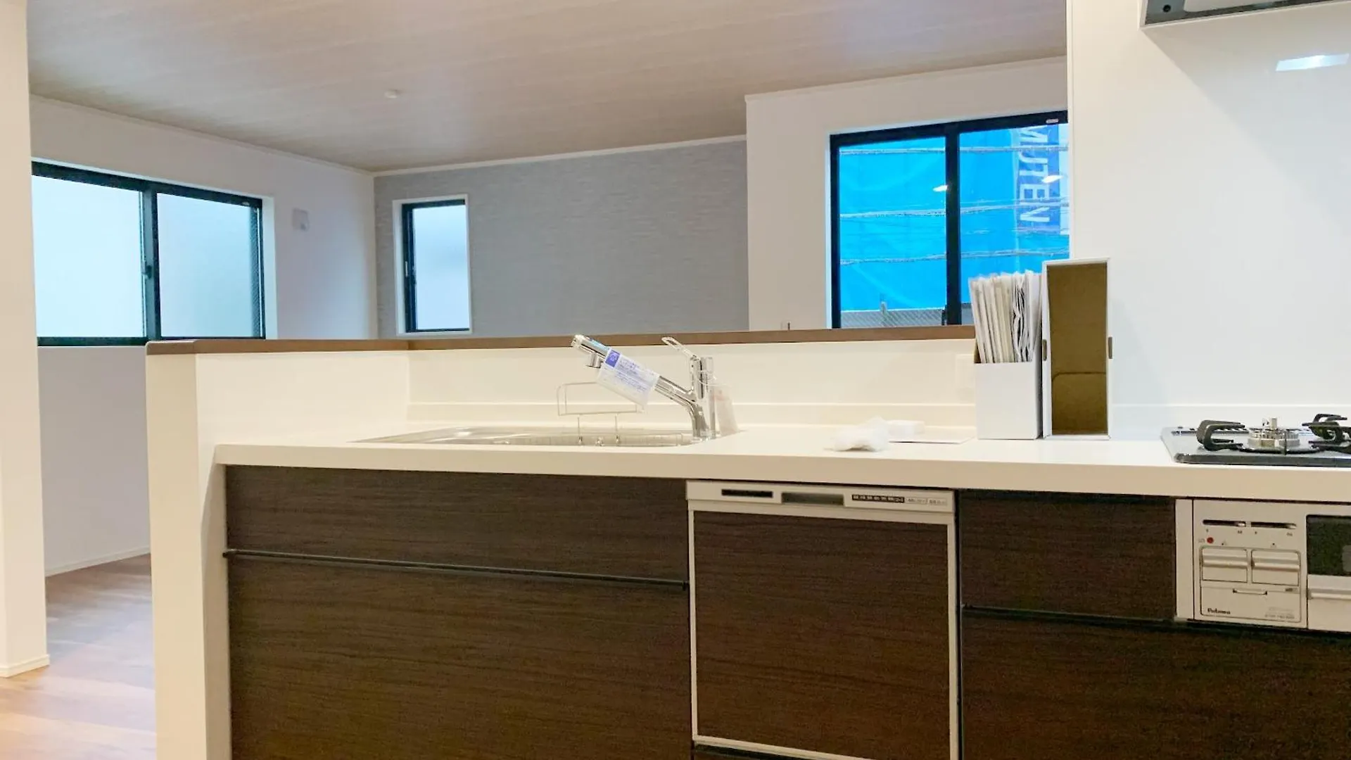 Shinjuku#Ookubo#Kabukicho#New Built 4Beds Room,3 Toilets, 2 Shower Rooms#新宿中心#大久保#歌舞伎#地铁站步行2分#新建一栋3层楼 4个卧室3个卫生间2个浴室1个客厅#高速无限制网络#智能马桶#干湿分离103 Tokyo 0*,  Japan