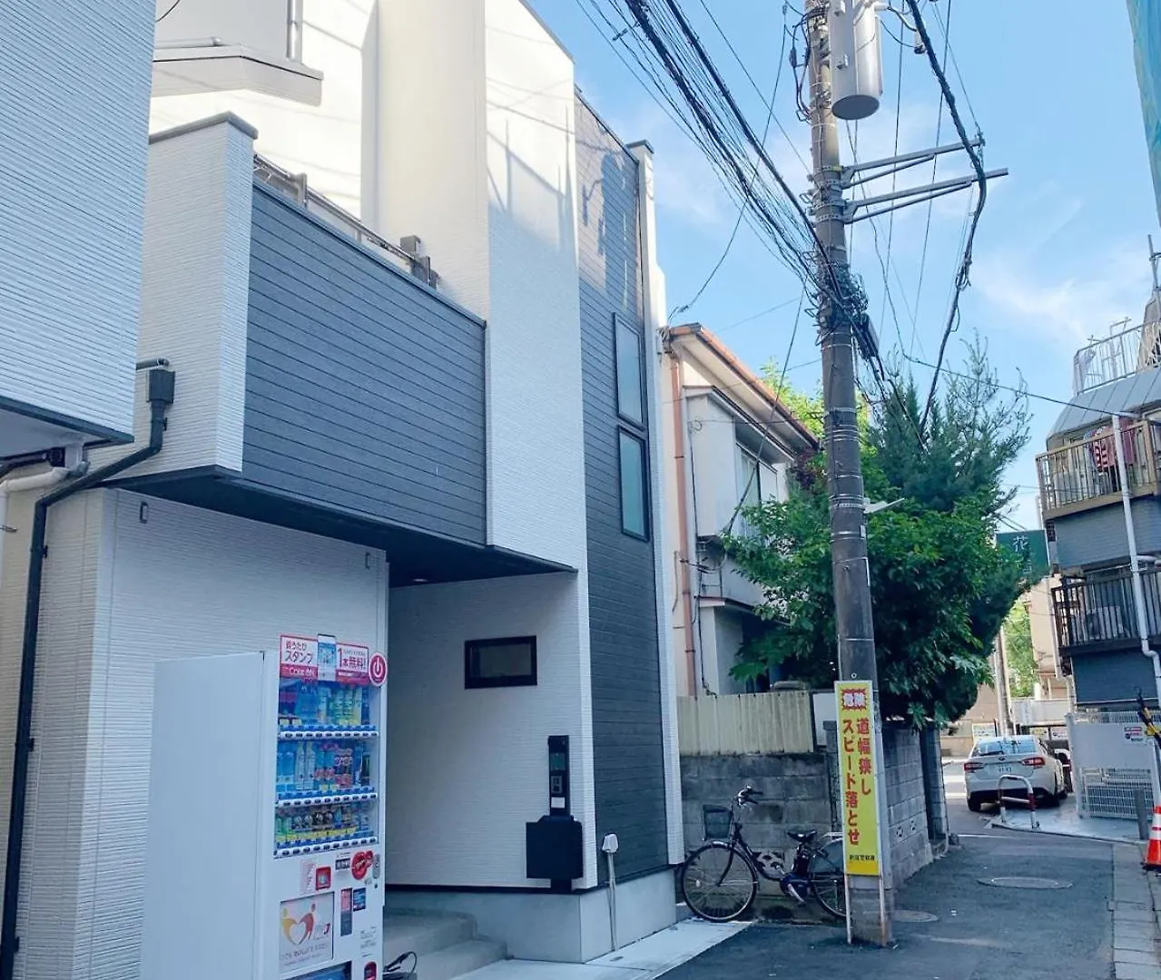 Shinjuku#Ookubo#Kabukicho#New Built 4Beds Room,3 Toilets, 2 Shower Rooms#新宿中心#大久保#歌舞伎#地铁站步行2分#新建一栋3层楼 4个卧室3个卫生间2个浴室1个客厅#高速无限制网络#智能马桶#干湿分离103 Tokyo