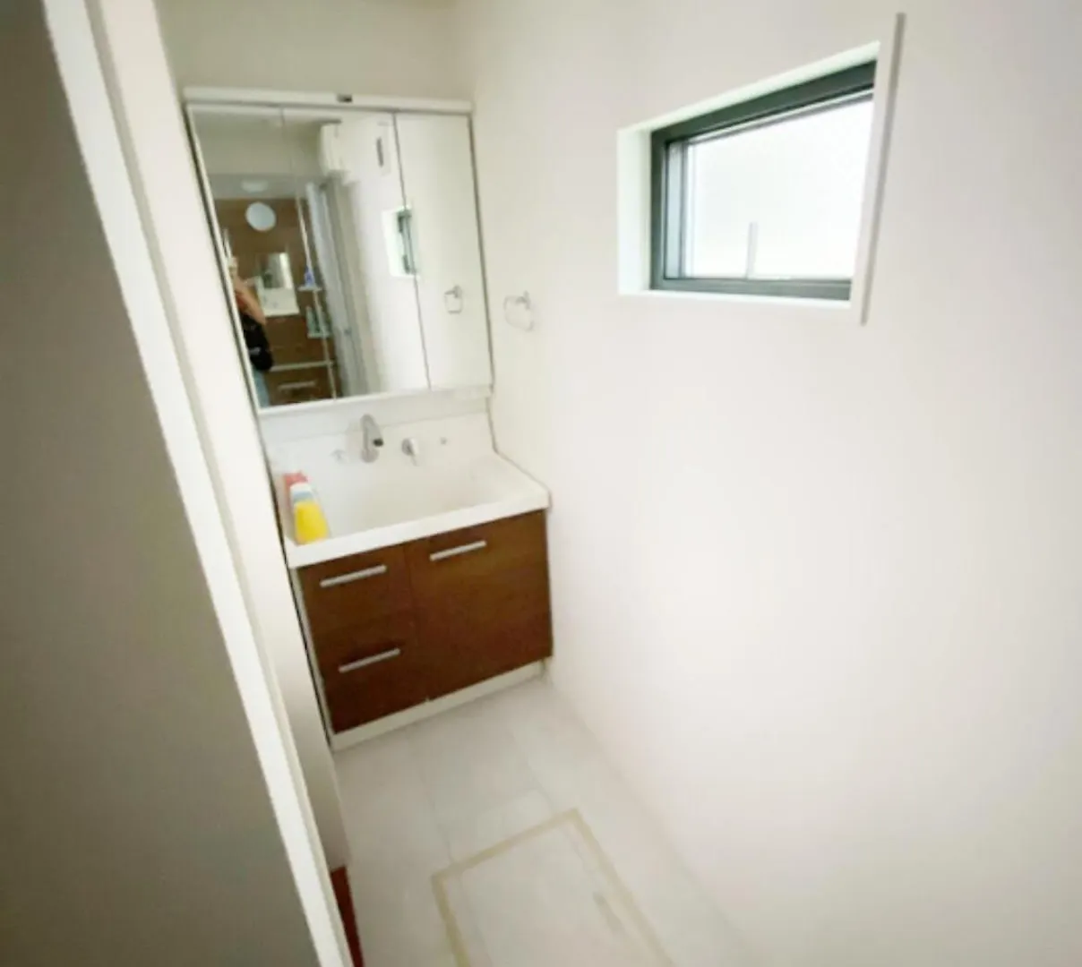 Shinjuku#Ookubo#Kabukicho#New Built 4Beds Room,3 Toilets, 2 Shower Rooms#新宿中心#大久保#歌舞伎#地铁站步行2分#新建一栋3层楼 4个卧室3个卫生间2个浴室1个客厅#高速无限制网络#智能马桶#干湿分离103 Tokyo